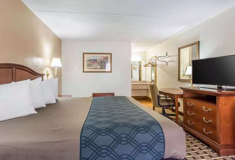 Отель Econo Lodge Midtown