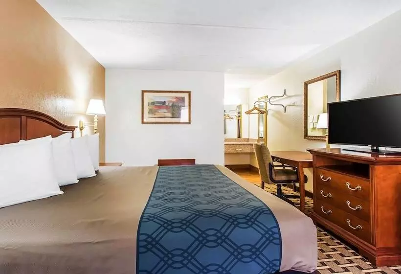 Отель Econo Lodge Midtown