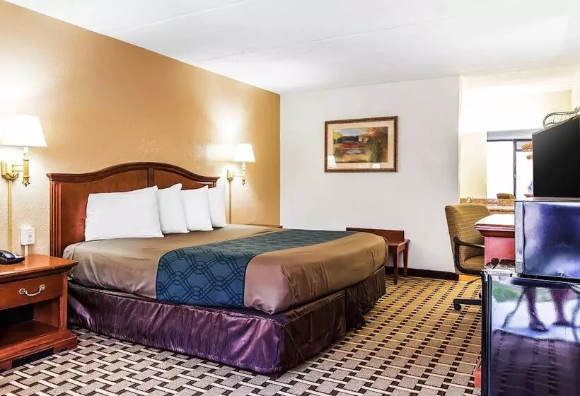 Отель Econo Lodge Midtown