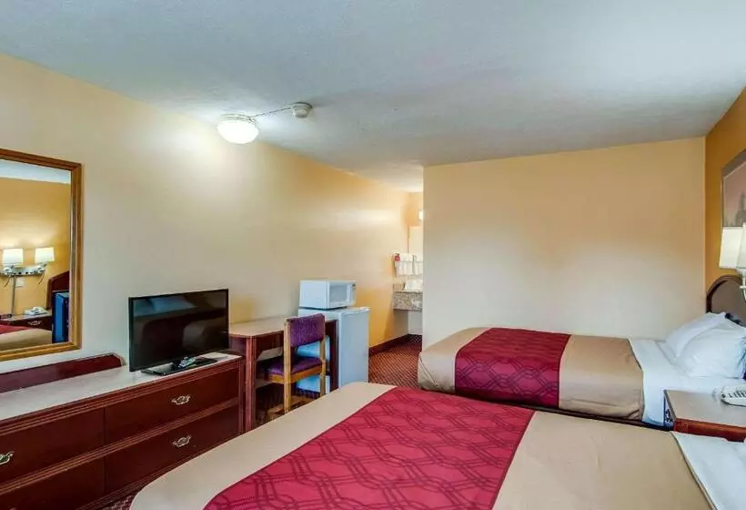 בית מלון כפרי Econo Lodge Near Bluefield College