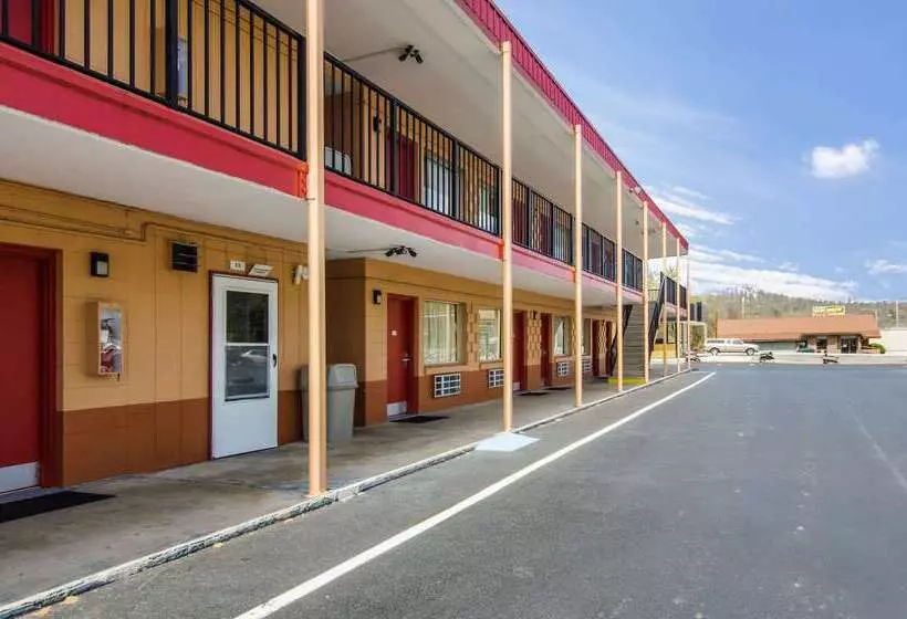 Hotel Econo Lodge Near Motor Speedway