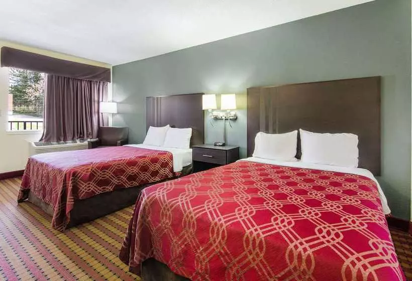 Hotel Econo Lodge Near Motor Speedway