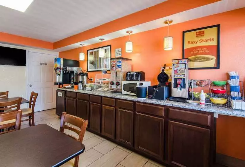 Hotel Econo Lodge Near Motor Speedway