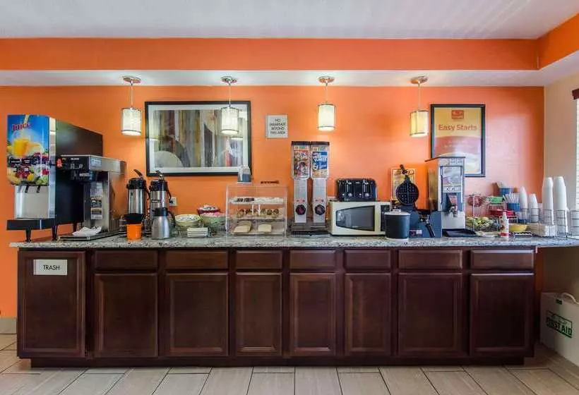 Hotel Econo Lodge Near Motor Speedway