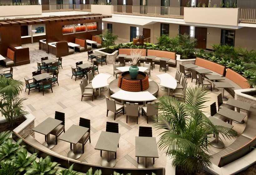 هتل Embassy Suites By Hilton Atlanta Airport