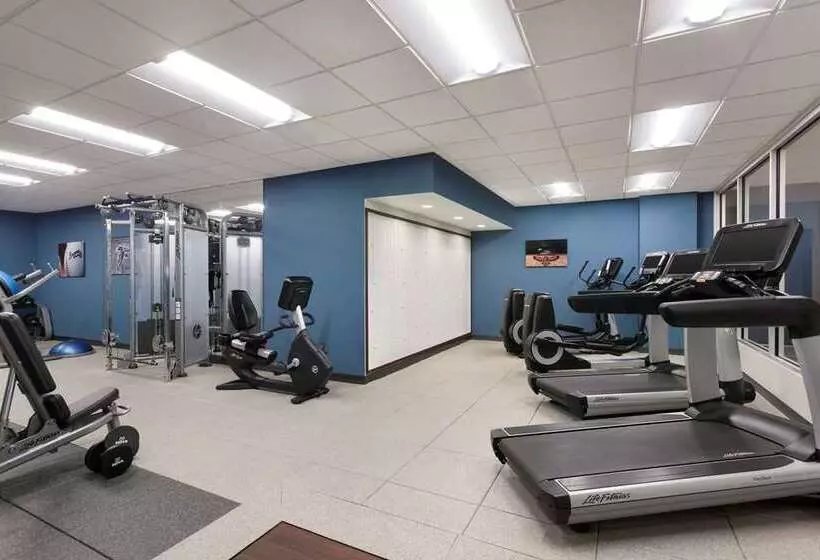 فندق Embassy Suites By Hilton Atlanta Airport