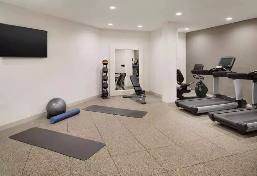 בית מלון כפרי Embassy Suites By Hilton Columbus