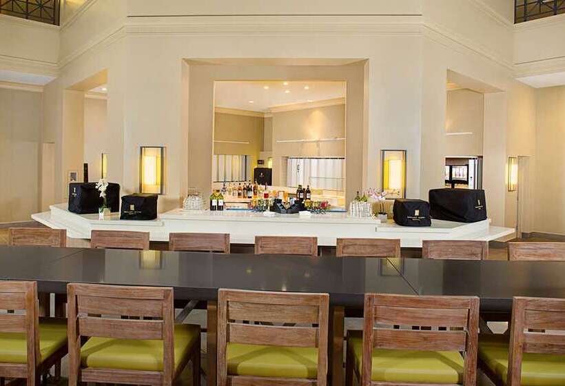 فندق Embassy Suites By Hilton San Diego Bay Downtown