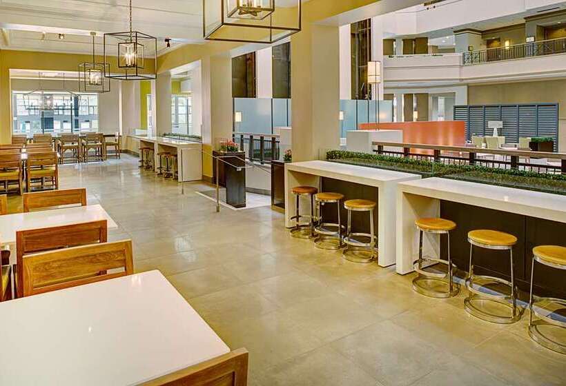 فندق Embassy Suites By Hilton San Diego Bay Downtown