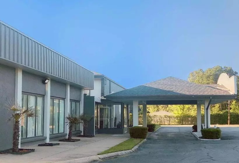 فندق Quality Inn