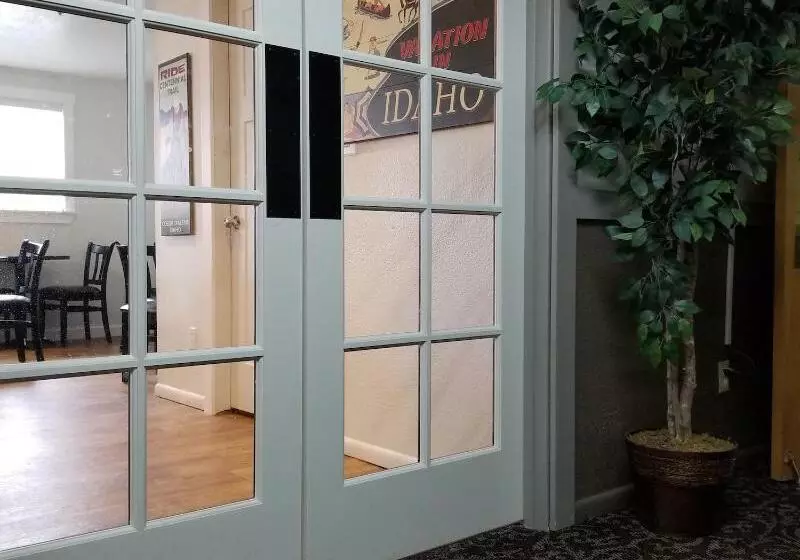 فندق Fairbridge Inn Coeur Dalene