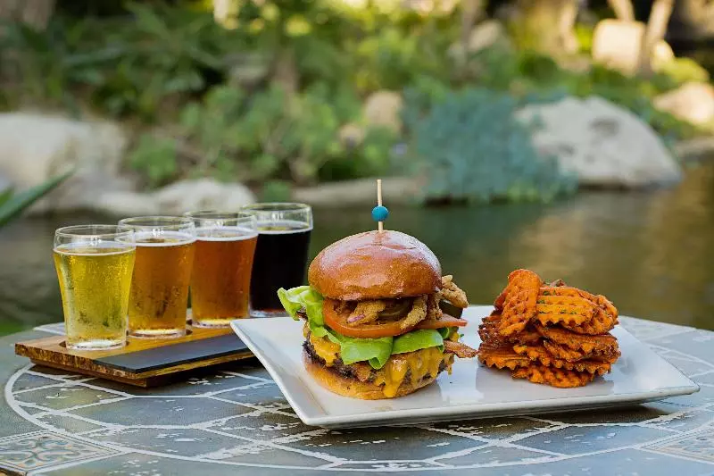 فندق Fera Anaheim, A Doubletree By Hilton