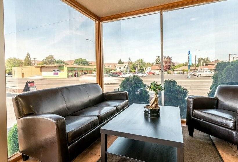 בית מלון כפרי Holiday Lodge Yakima