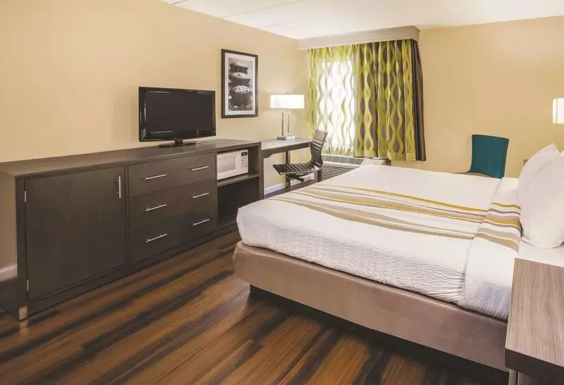 酒店 La Quinta Inn By Wyndham Waldorf