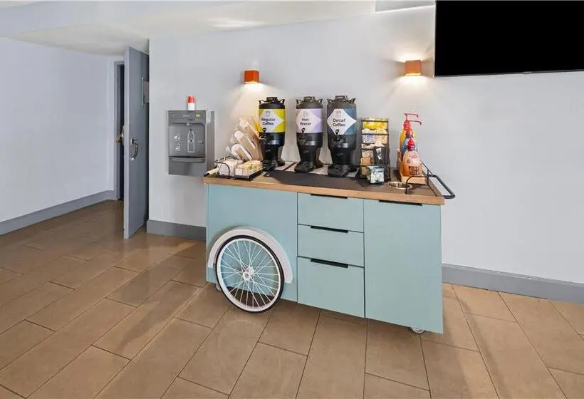 ホテル La Quinta Inn By Wyndham Waldorf