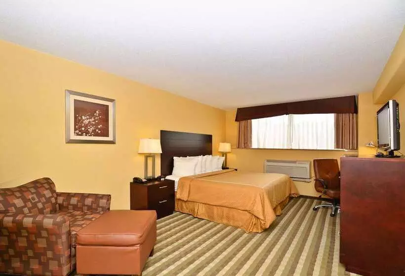 ホテル Quality Inn & Suites New York Avenue