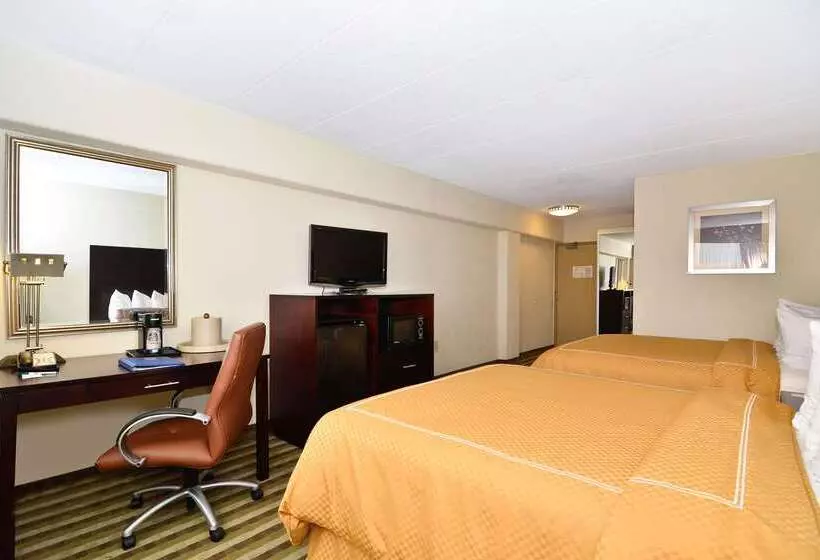 ホテル Quality Inn & Suites New York Avenue