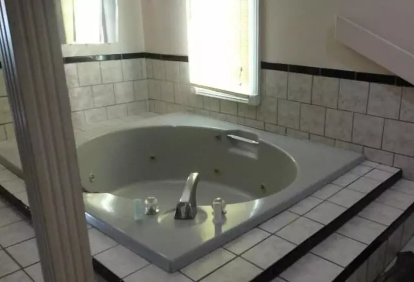 فندق Red Carpet Innnorwalk