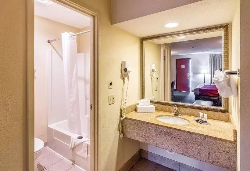 فندق Red Carpet Innnorwalk