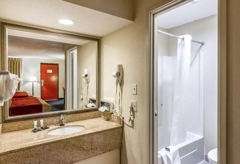 فندق Red Carpet Innnorwalk