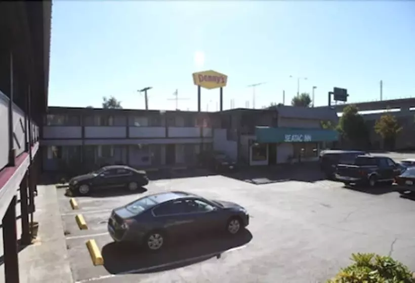 ホテル Seatac Inn