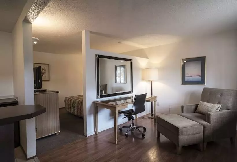 ホテル Seatac Inn