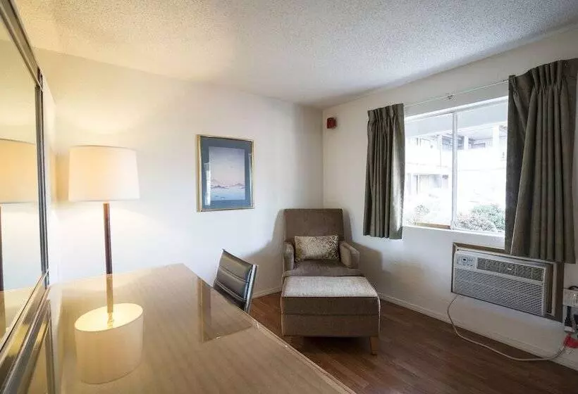 ホテル Seatac Inn