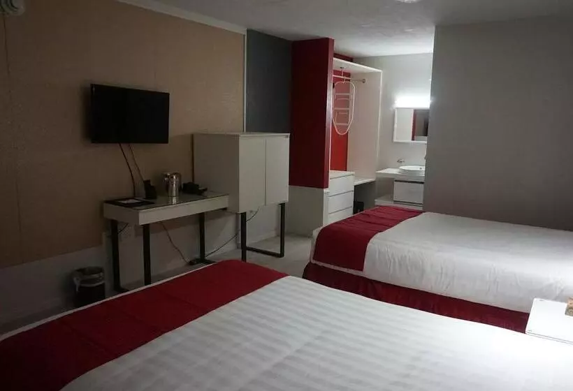 Hotelli Travelodge By Wyndham Orlando At Heart Of International Drive