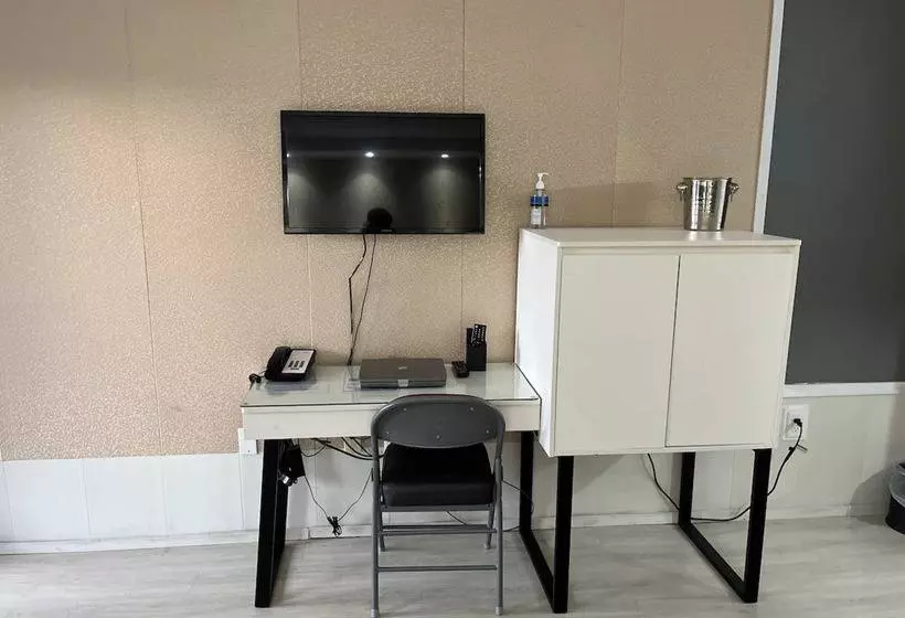 Hotelli Travelodge By Wyndham Orlando At Heart Of International Drive