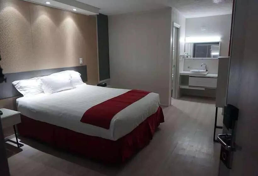 Hotelli Travelodge By Wyndham Orlando At Heart Of International Drive