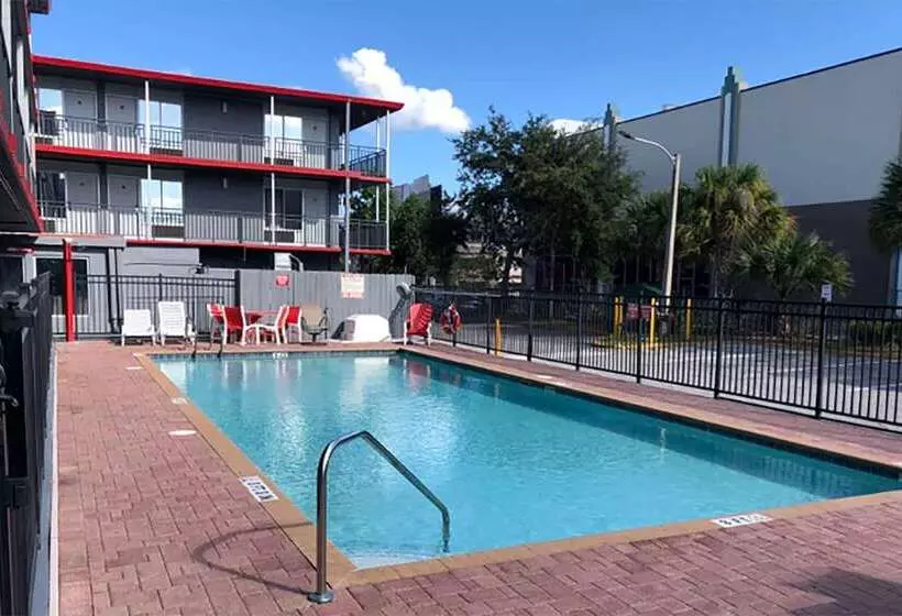 Hotelli Travelodge By Wyndham Orlando At Heart Of International Drive