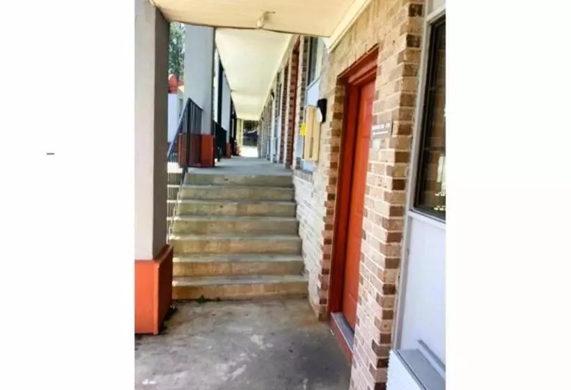 Magnuson Hotel Atlanta South