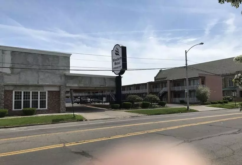 فندق على الطريق Western Inn