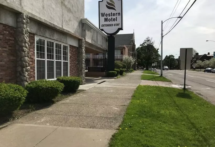 فندق على الطريق Western Inn