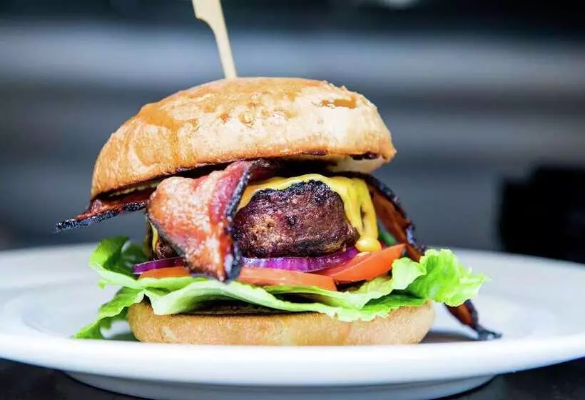 Redmont Hotel Birmingham, Curio Collection By Hilton