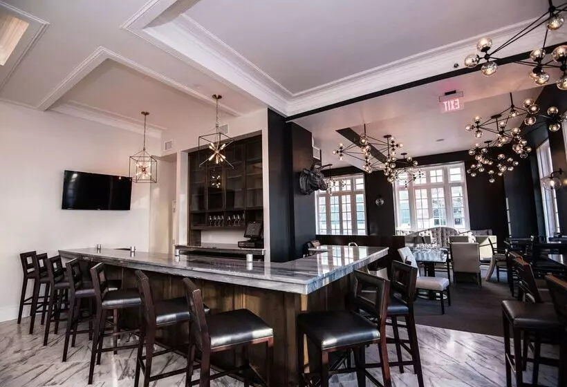 Redmont Hotel Birmingham, Curio Collection By Hilton