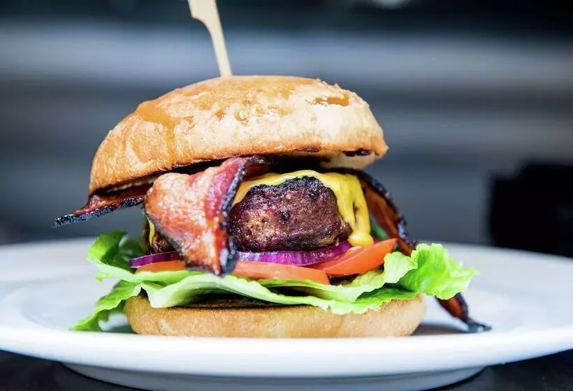 Redmont Hotel Birmingham, Curio Collection By Hilton