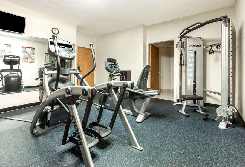 هتل Baymont By Wyndham Amarillo East