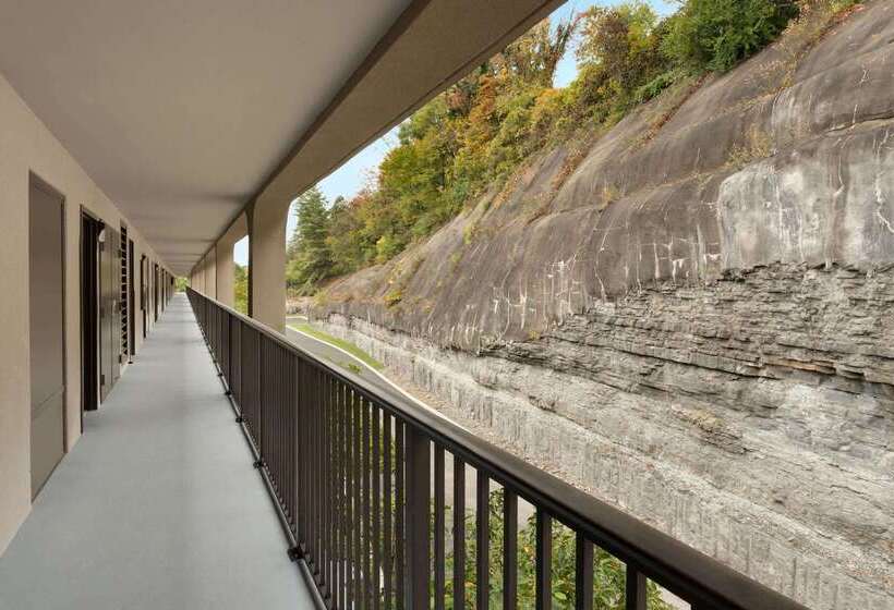 فندق Baymont By Wyndham Nashville Airport