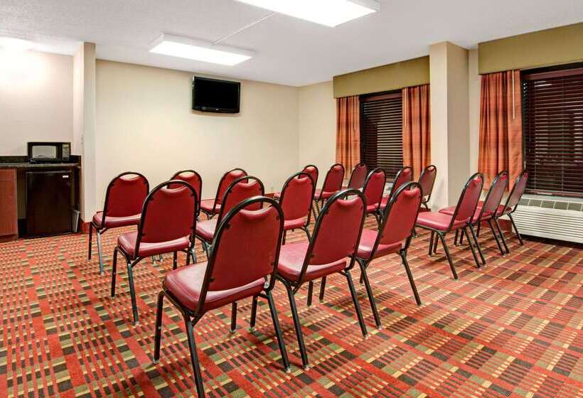 فندق Baymont By Wyndham Nashville Airport