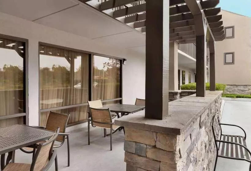 בית מלון כפרי Baymont By Wyndham Nashville Airport