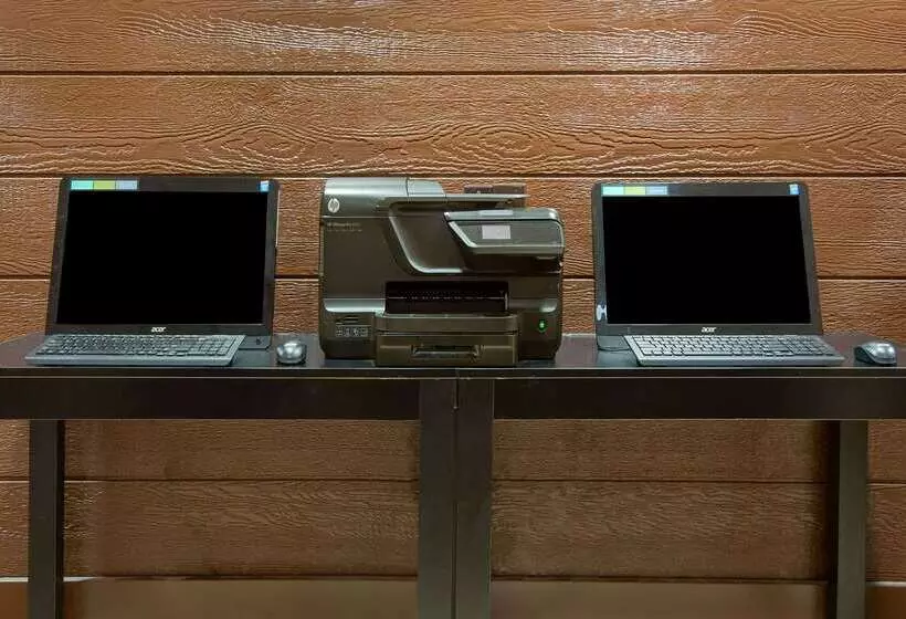 בית מלון כפרי Baymont By Wyndham Nashville Airport