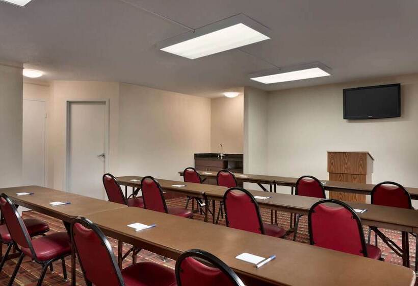 فندق Baymont By Wyndham Nashville Airport