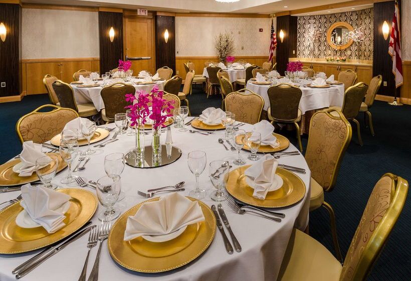 Beacon Hotel & Corporate Quarters