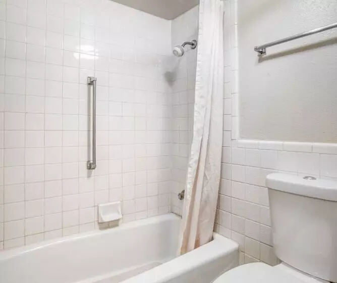 בית מלון כפרי Budget Inn & Suites Brownwood