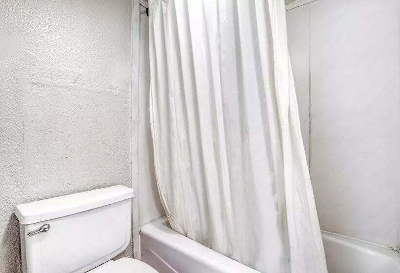 בית מלון כפרי Budget Inn & Suites Brownwood