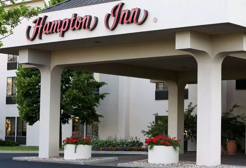 Отель Spark By Hilton Green Bay