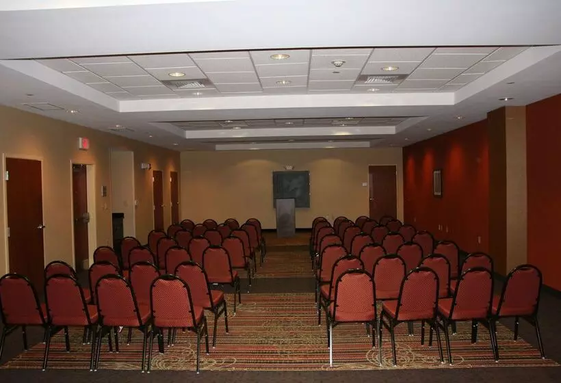 בית מלון כפרי Hampton Inn Turnersville