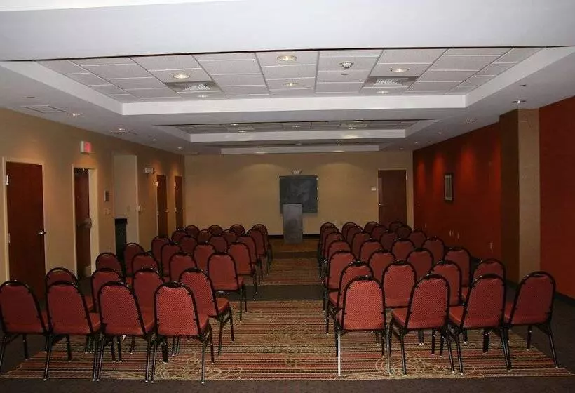 בית מלון כפרי Hampton Inn Turnersville