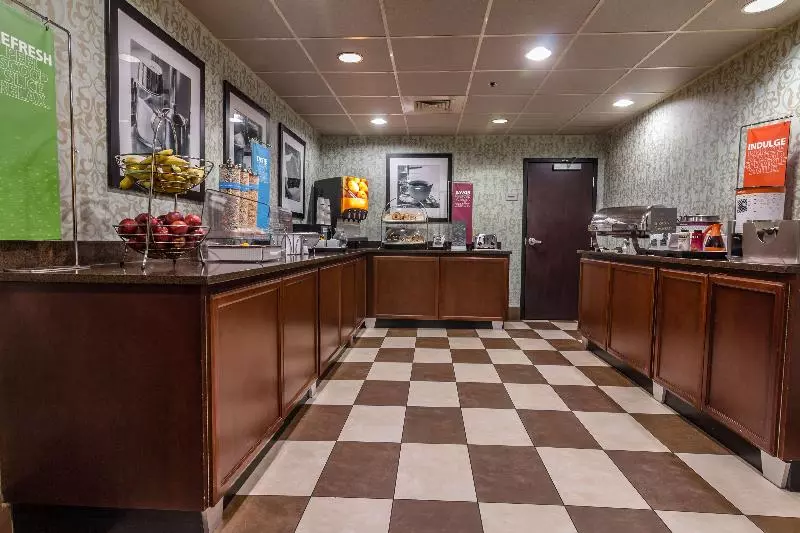 酒店 Hampton Inn Winchester University/mall Area